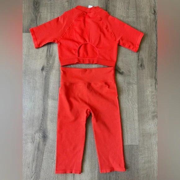 Fabletics Matching Set - Picture 6 of 6